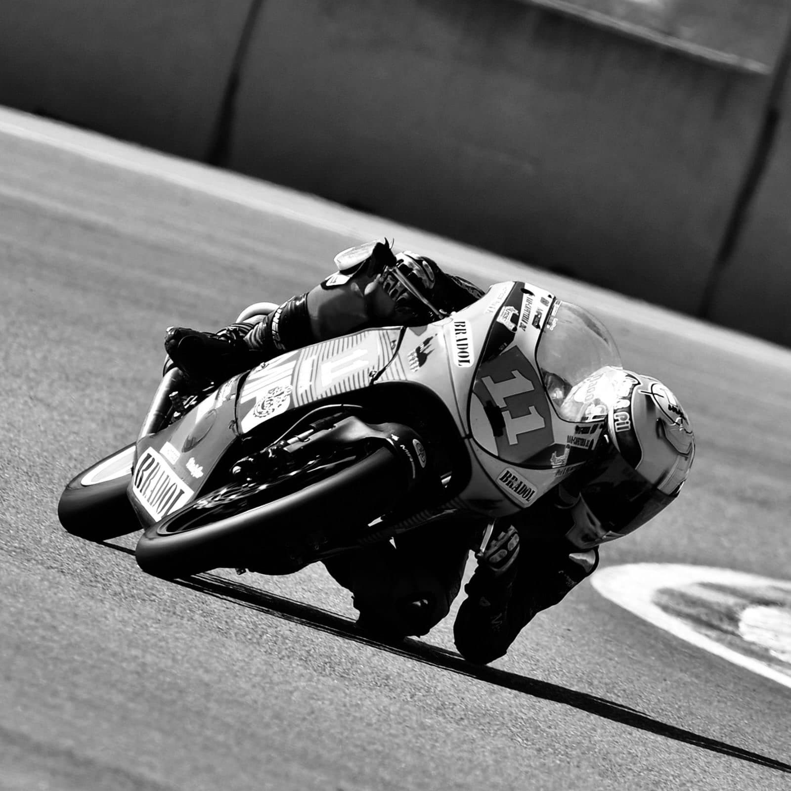 Hugo Totu celebrando en el podio — Subcampeón de Aragón